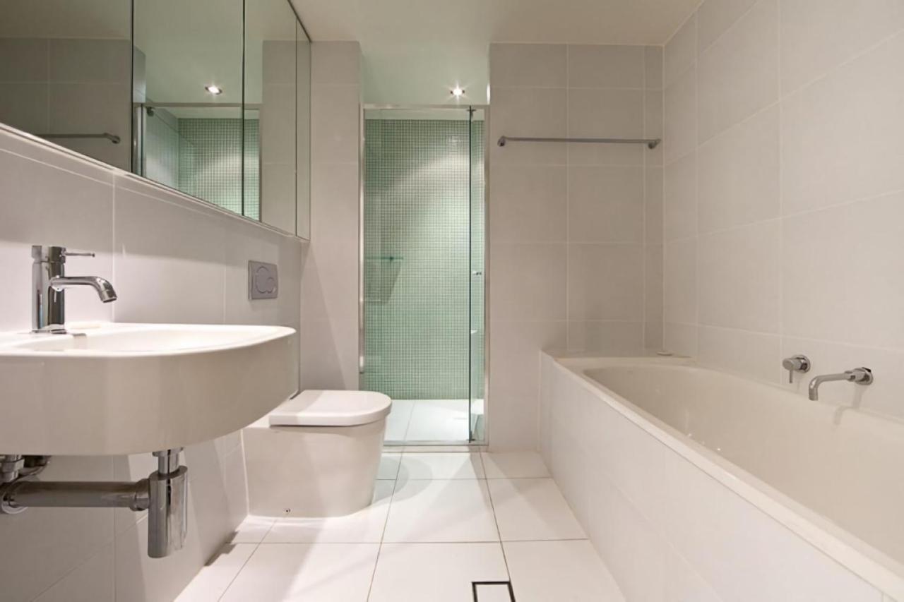 Trieste - Kingston Apartment Canberra Bagian luar foto