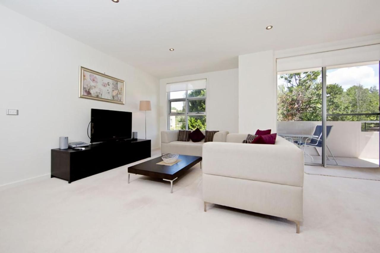 Trieste - Kingston Apartment Canberra Bagian luar foto