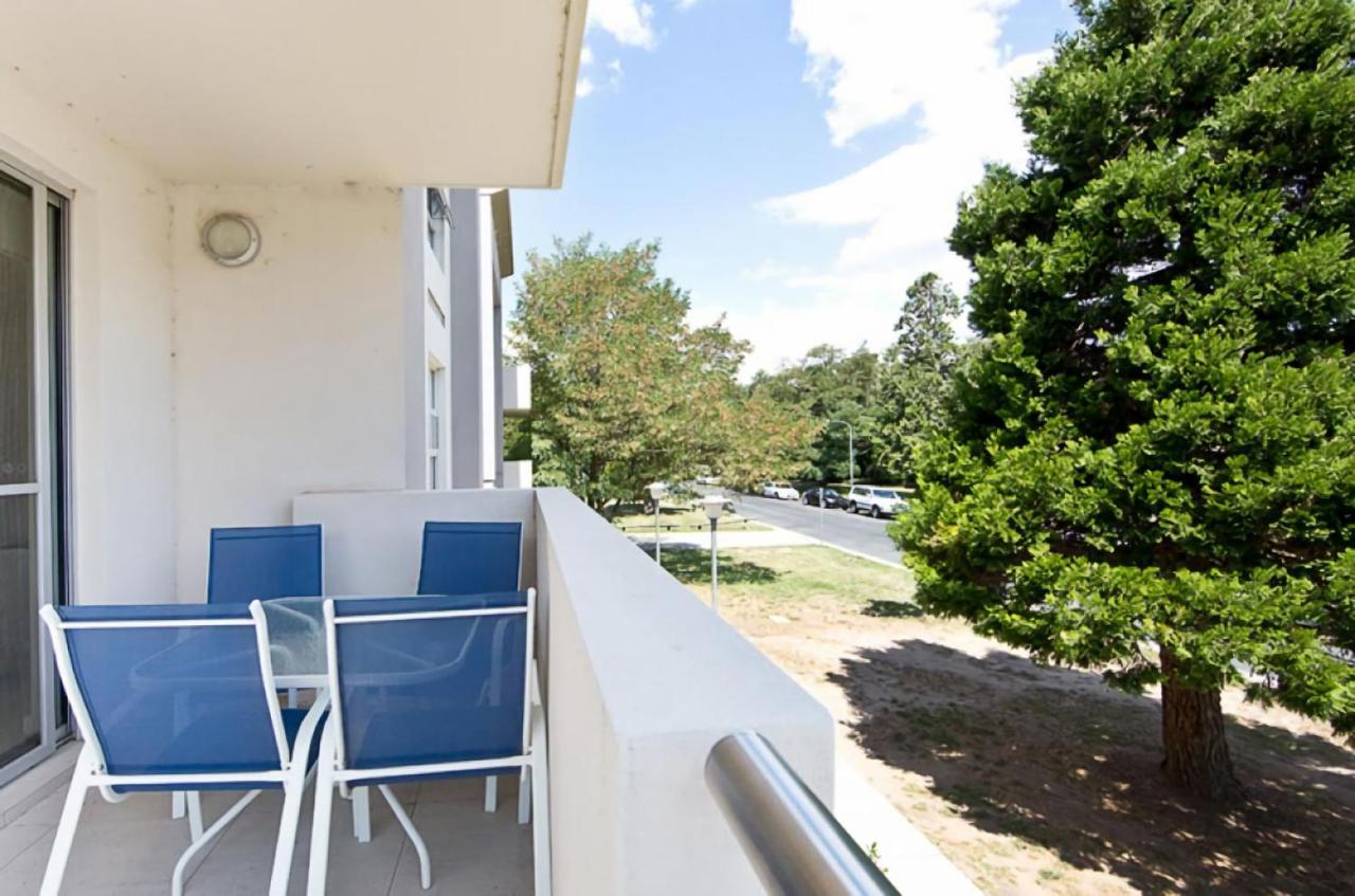 Trieste - Kingston Apartment Canberra Bagian luar foto