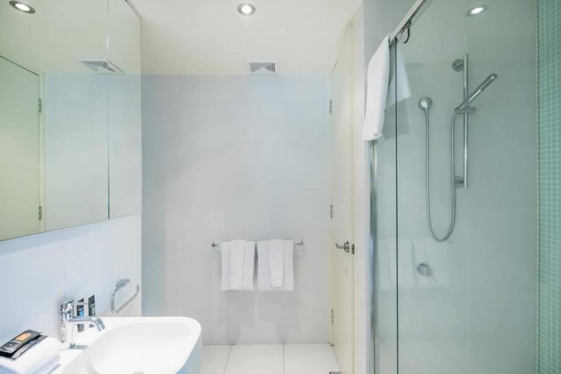 Trieste - Kingston Apartment Canberra Bagian luar foto