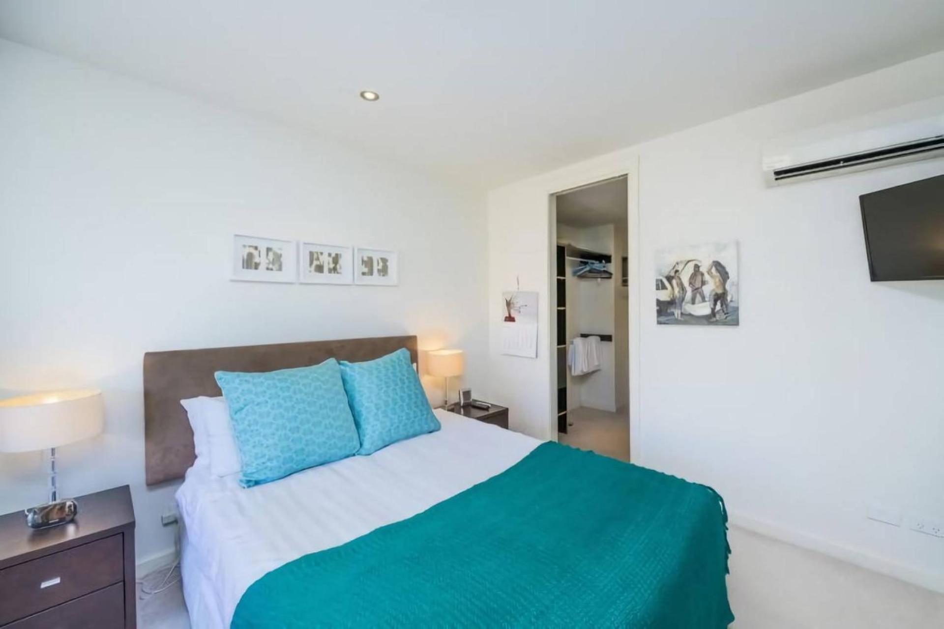 Trieste - Kingston Apartment Canberra Bagian luar foto