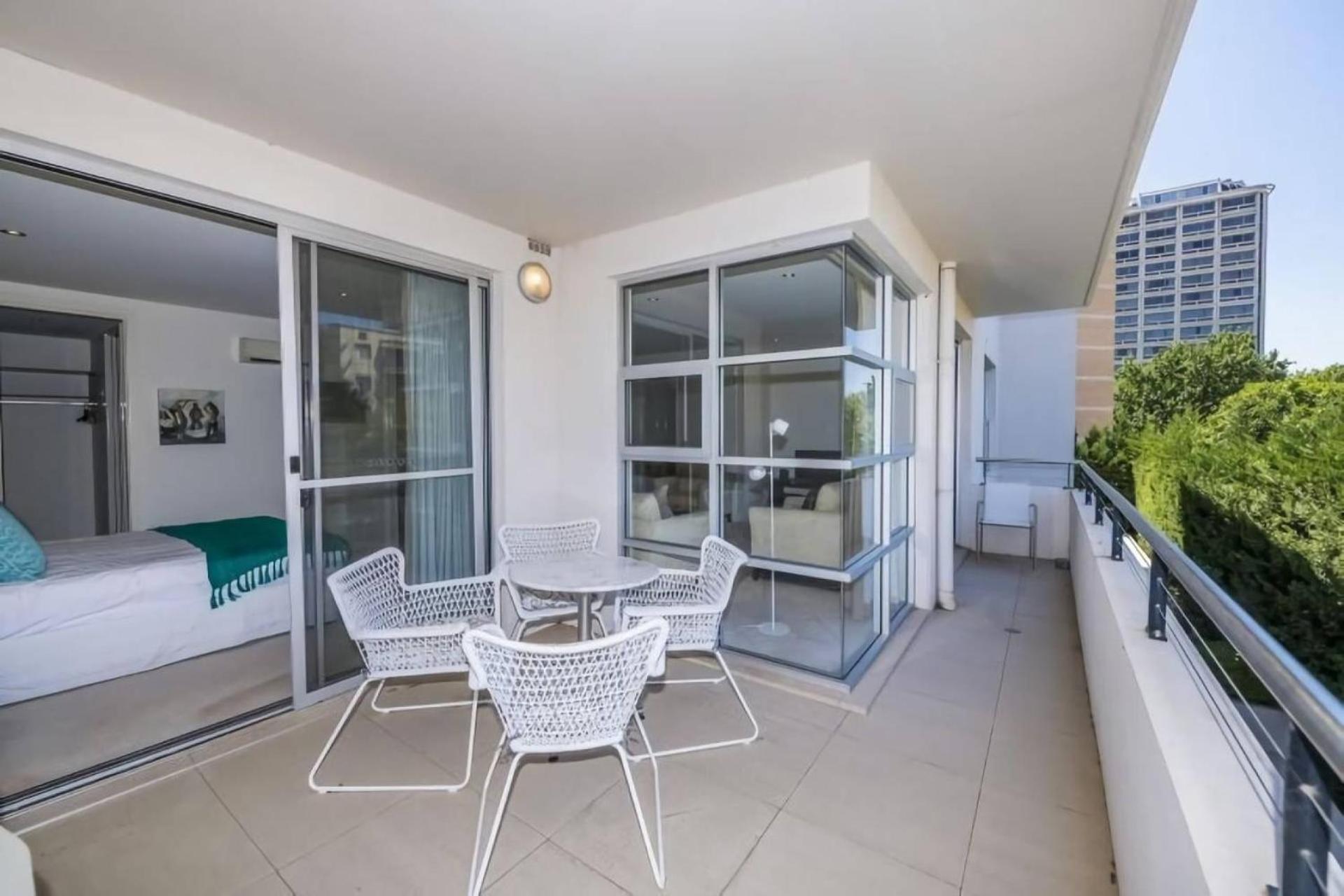 Trieste - Kingston Apartment Canberra Bagian luar foto