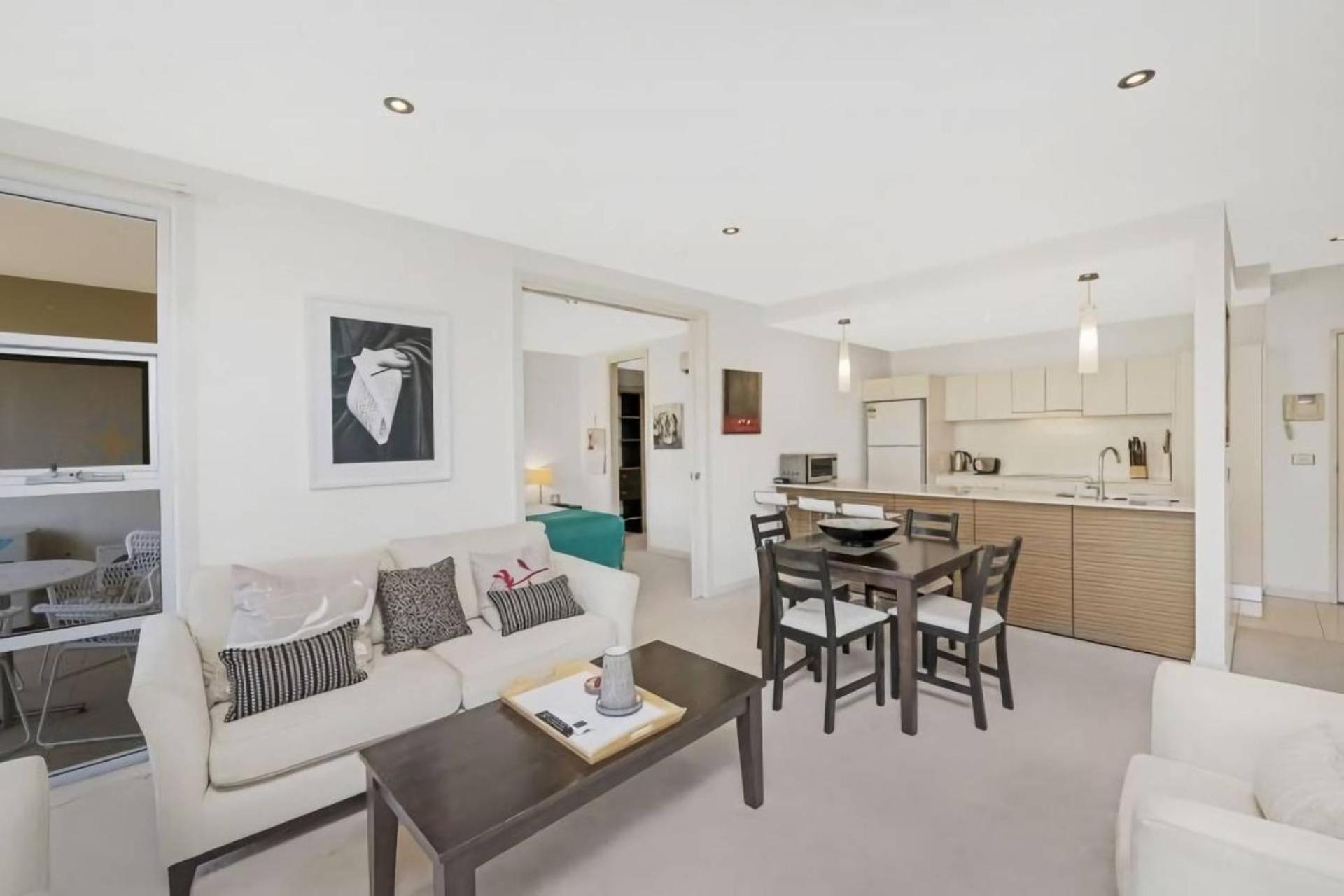 Trieste - Kingston Apartment Canberra Bagian luar foto
