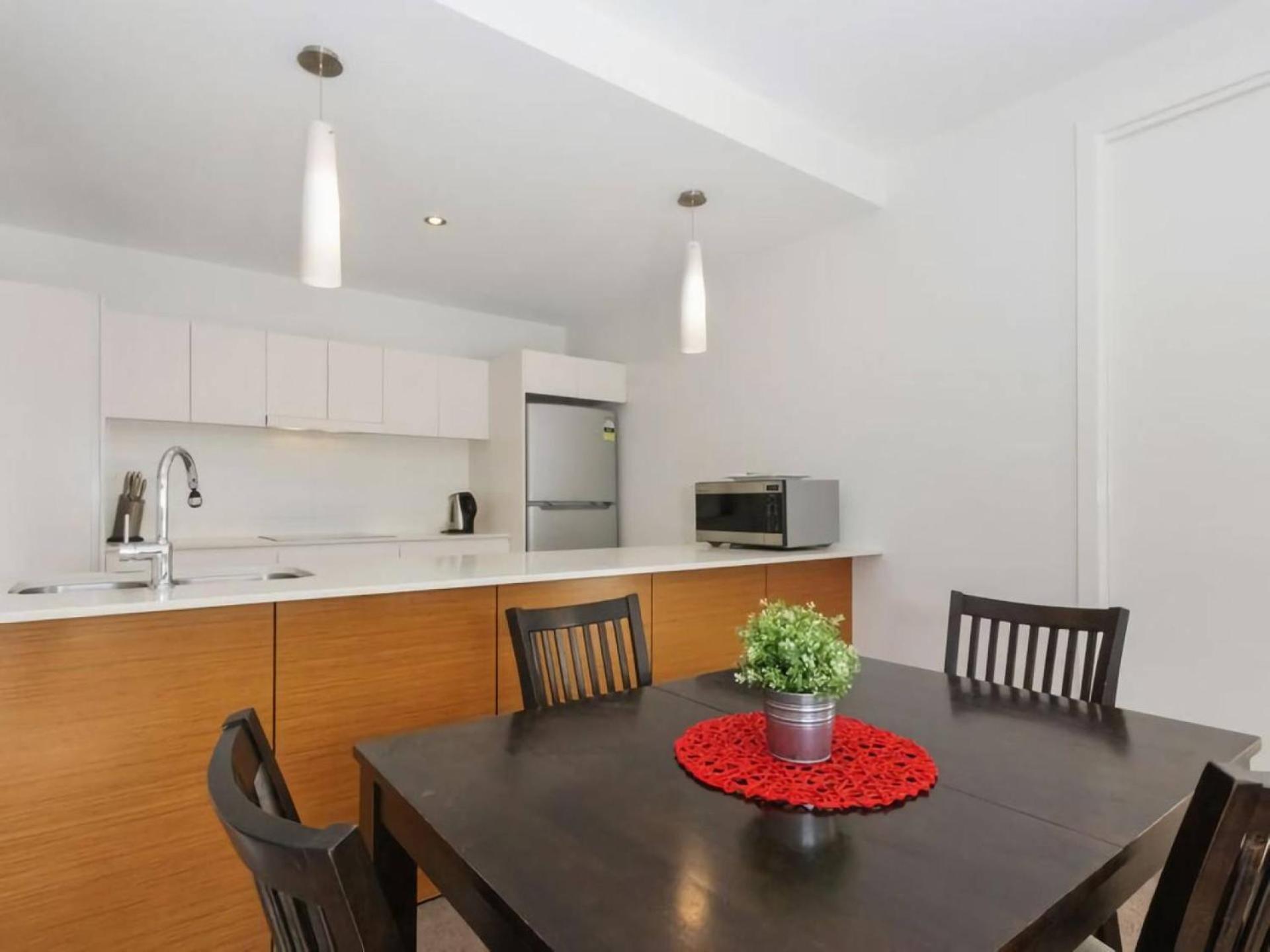 Trieste - Kingston Apartment Canberra Bagian luar foto