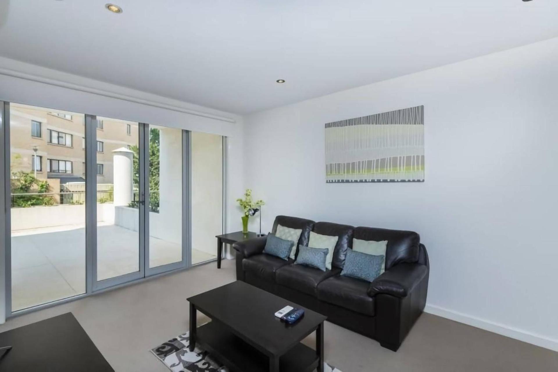 Trieste - Kingston Apartment Canberra Bagian luar foto